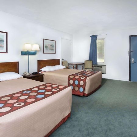 ซูเปอร์ 8 บาย วินด์แฮม เทย์เลอร์วิลล์ อิลลินอยส์ Hotel Taylorville ภายนอก รูปภาพ
