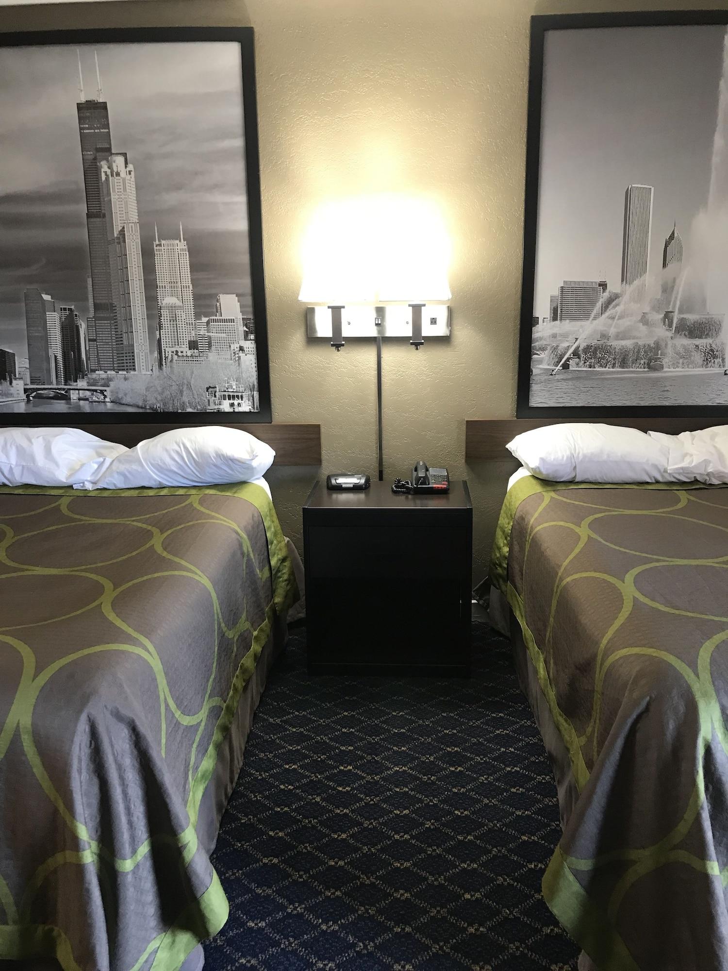 ซูเปอร์ 8 บาย วินด์แฮม เทย์เลอร์วิลล์ อิลลินอยส์ Hotel Taylorville ภายนอก รูปภาพ