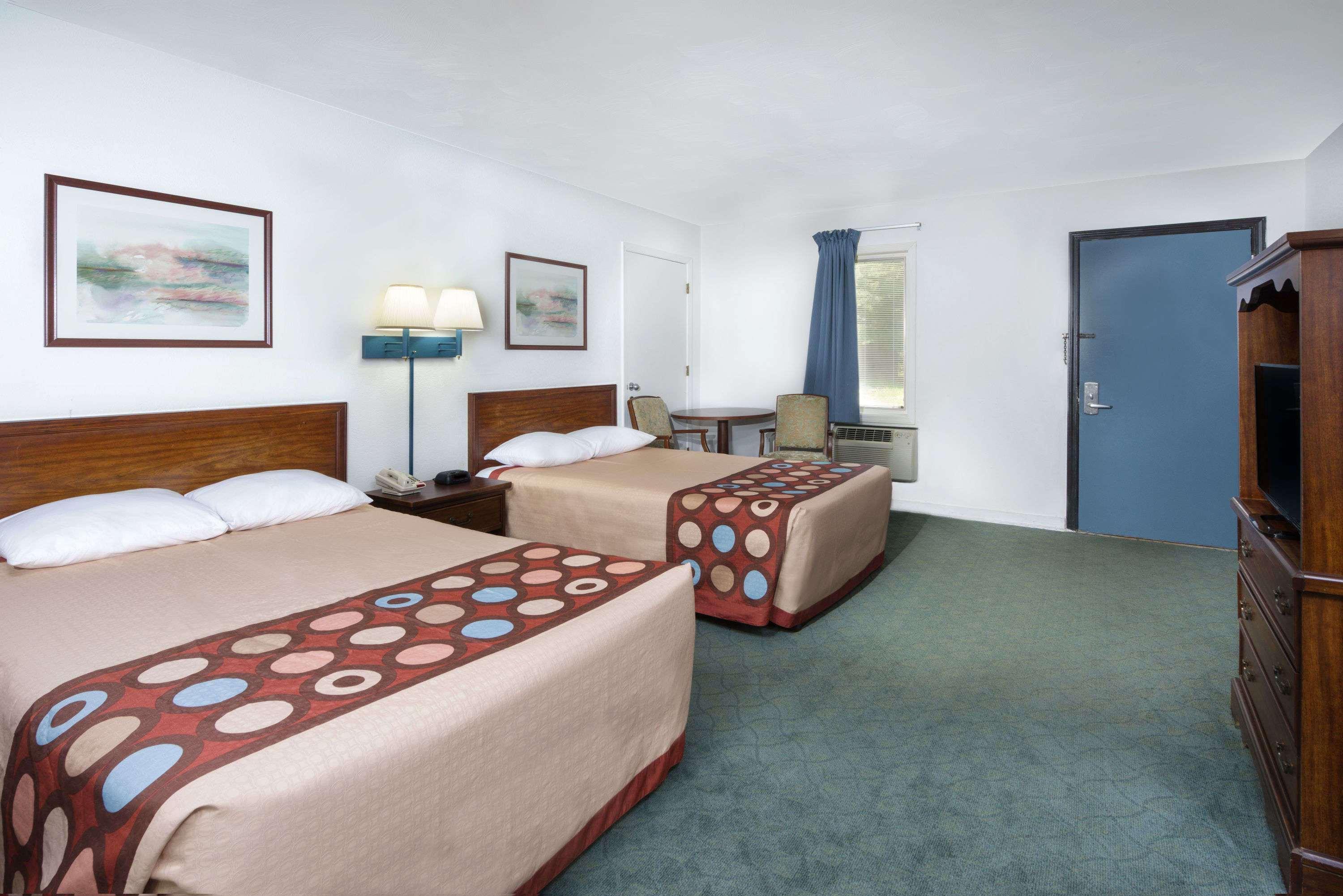 ซูเปอร์ 8 บาย วินด์แฮม เทย์เลอร์วิลล์ อิลลินอยส์ Hotel Taylorville ภายนอก รูปภาพ