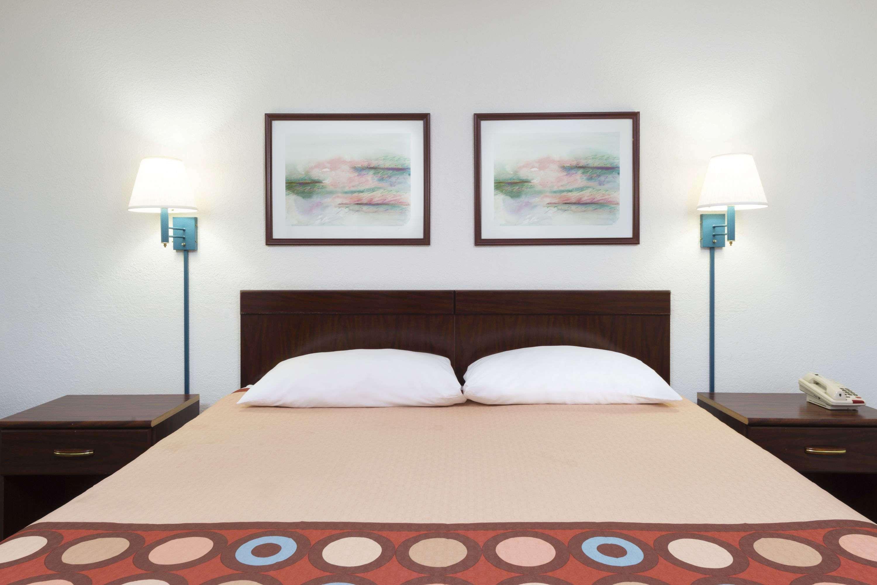 ซูเปอร์ 8 บาย วินด์แฮม เทย์เลอร์วิลล์ อิลลินอยส์ Hotel Taylorville ภายนอก รูปภาพ