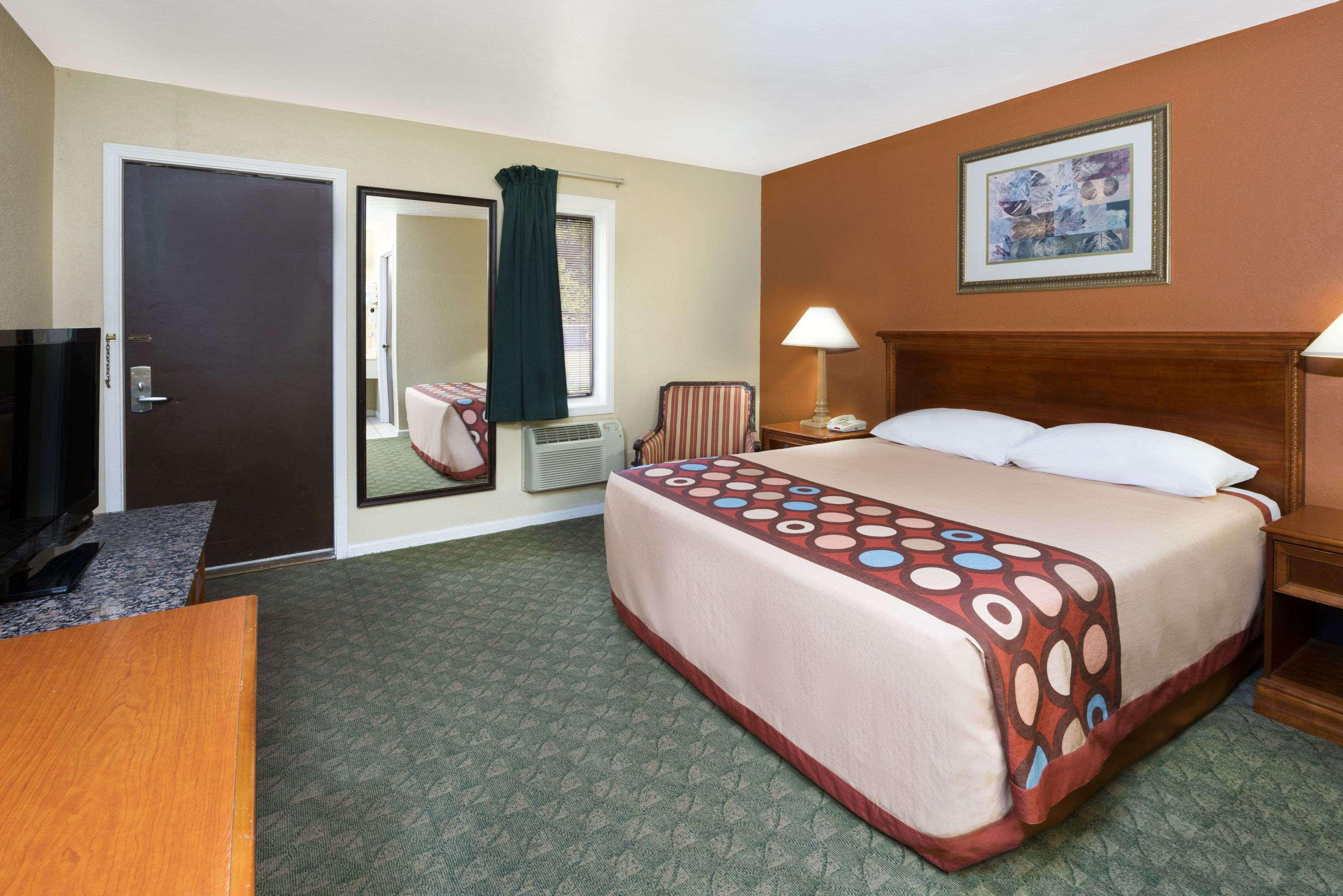 ซูเปอร์ 8 บาย วินด์แฮม เทย์เลอร์วิลล์ อิลลินอยส์ Hotel Taylorville ภายนอก รูปภาพ